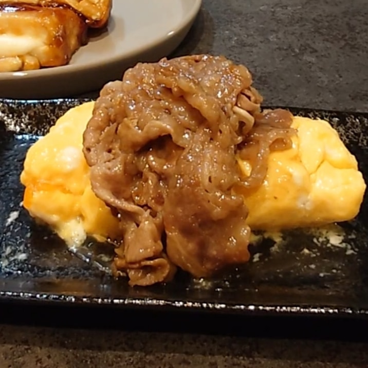 レンジで簡単!肉盛りだし巻き卵